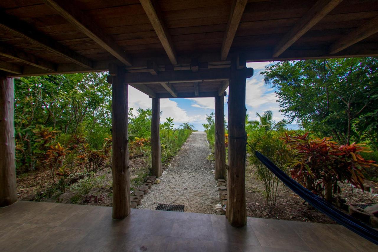 Hidden Bay Resort Mentawais Masokut Екстер'єр фото