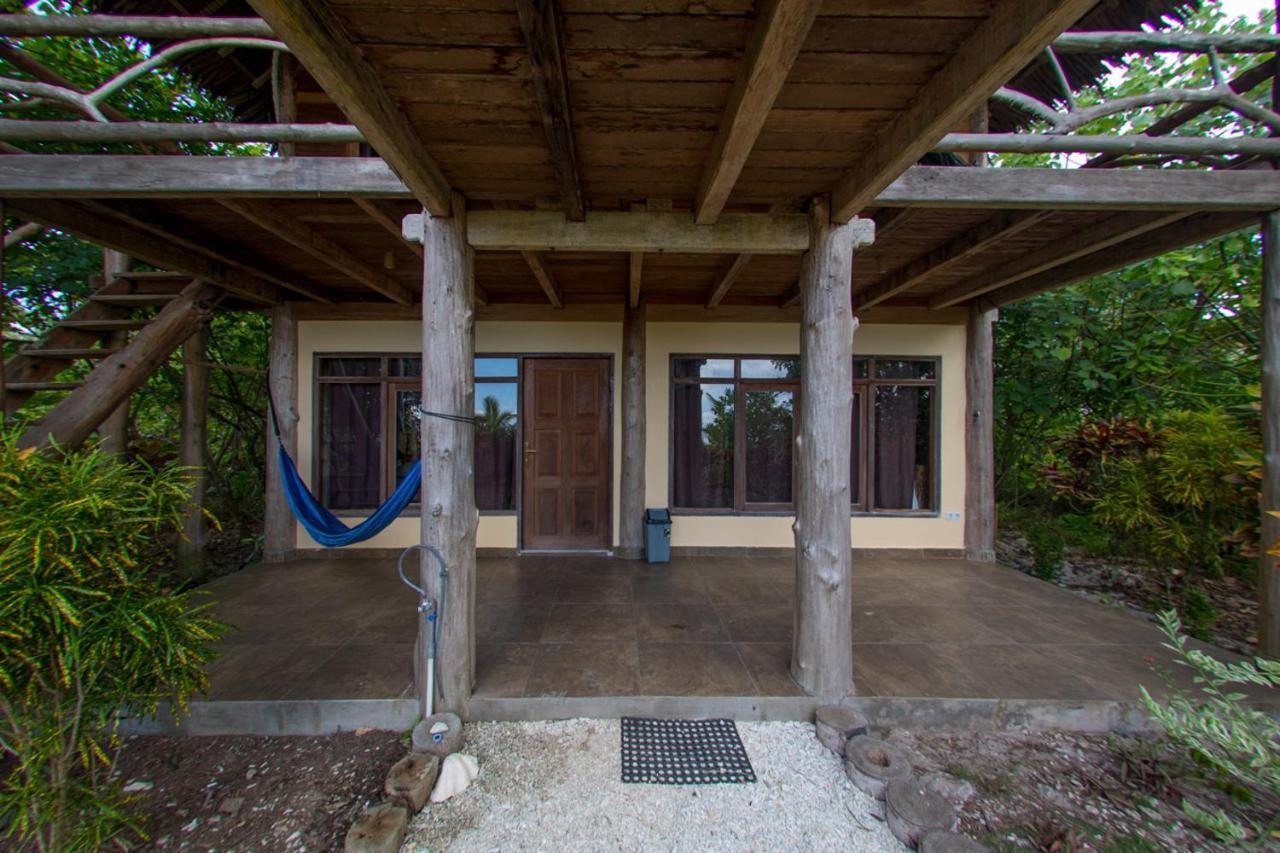 Hidden Bay Resort Mentawais Masokut Екстер'єр фото